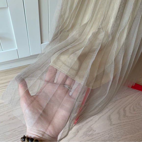 Pleated Midi Skirt with Mesh, A-Line, Taupe/Tan, Flowy, Women's (US S) - Picture 4 of 9